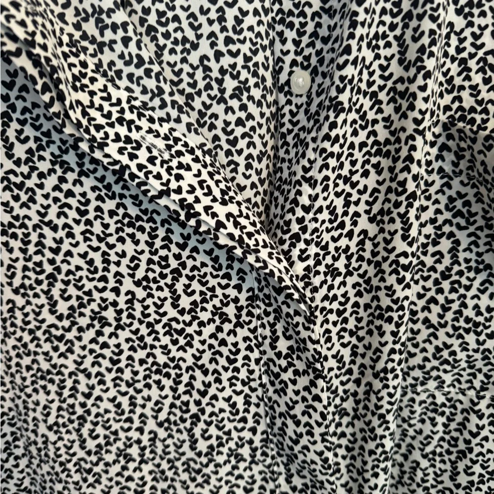 Nine West 4X Black Hearts with White Background Blouse - Picture 3 of 5